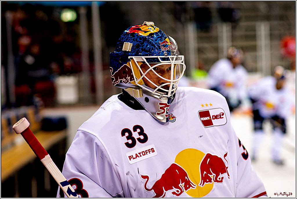 PENNY DEL Viertelfinale 4. Spiel; Duesseldorfer EG - Red Bull Muenchen; Duesseldorf, 16.04.2022